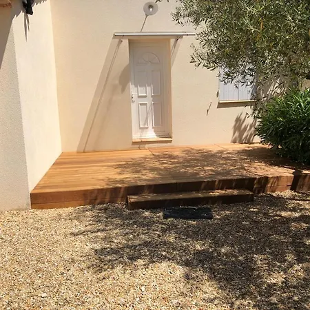 St-quentin La Poterie Cloturee Pour 4 Pers Avec Jardin Сasa de vacaciones Saint-Quentin-la-Poterie